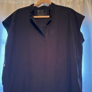 Figs. Womens. Rafaela Oversized Scrub Top. Size L. Black